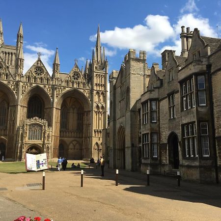 Fantastic Hampton Centre Stay Peterborough Exterior foto