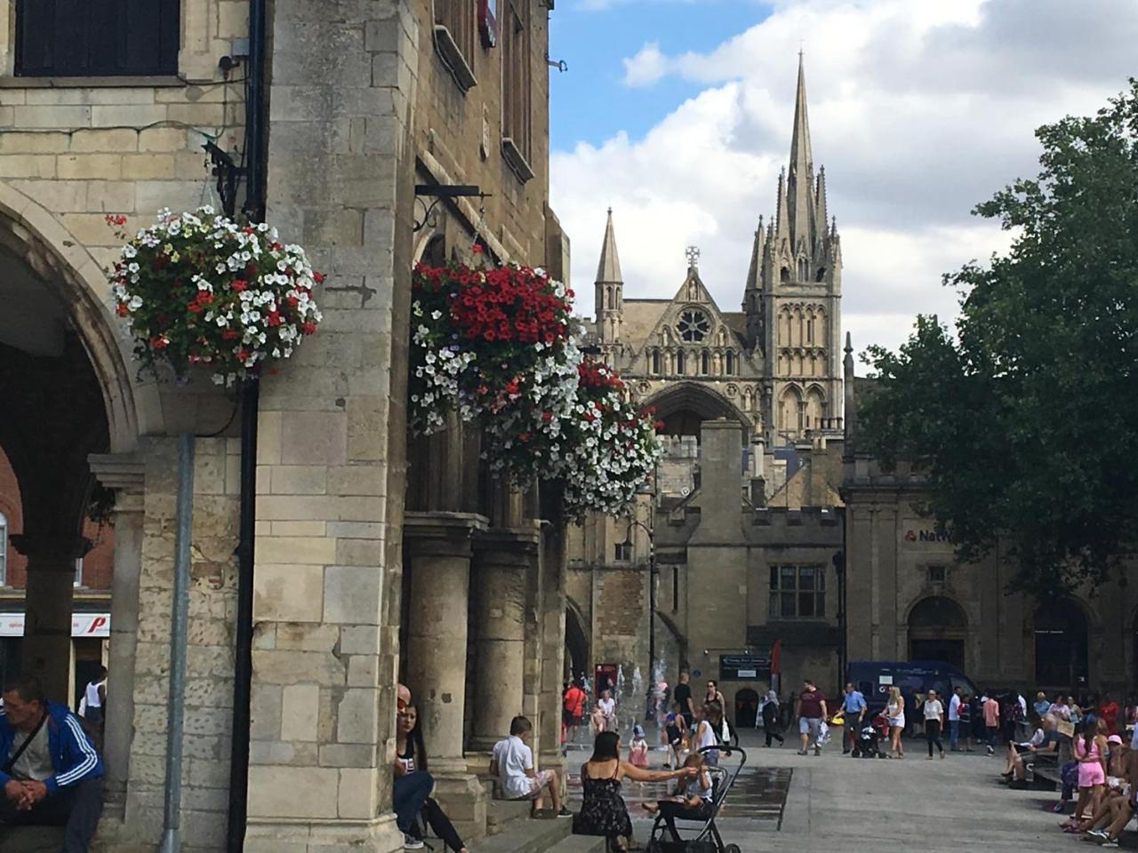Fantastic Hampton Centre Stay Peterborough Exterior foto
